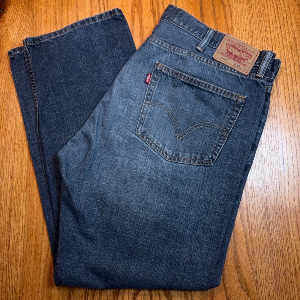 Levi's 505 Straight Fit Jeans Mens 38x30 Blue Medium Wash Denim Cotton 2011